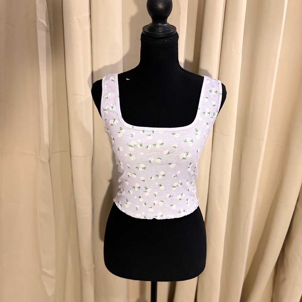 SHEIN White Floral Crop Top